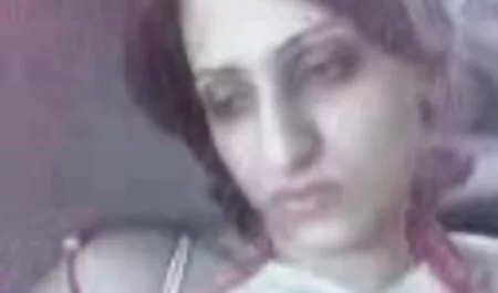 Az idős hölgy anya fia pornó videók megdugta a sógorát, amikor a lánya elment.