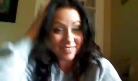 A fiatal latin online pornó videók kielégíti szexuális fantáziáját Darázsával.