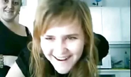 Szexi szőke Evilyn szexvideóingyen Inc ad ivan egy új festék előtt Privát show
