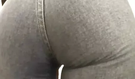 Kibaszott tüzes milf az ágyban ingyen porno video