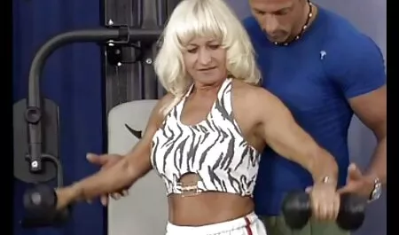 Kanos meleg apa elcsábítja anya fia pornó filmek a labdarúgó csapat fiúk.