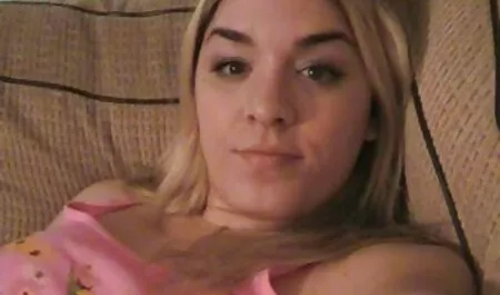 Orosz Szűz gála Pufók törődik pornó filmek lejátszása vele apró szűz punci