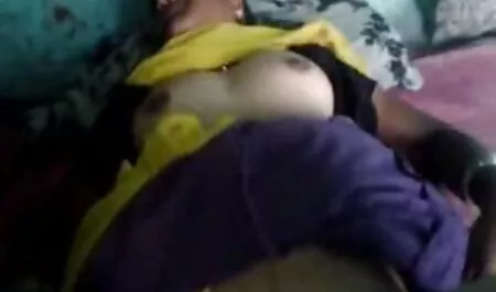 Csodálatos Ázsiai méh test, krémes szopás, mély anális xxx pornó filmek szex