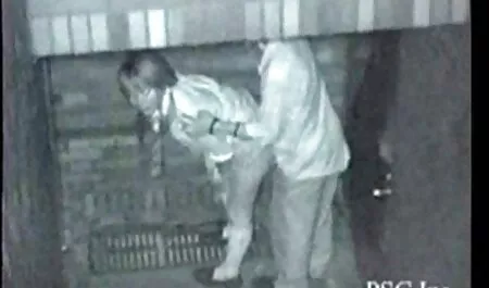 Egy idős pap által kihallgatott fiatalember először szexel. csicsolina porno videok