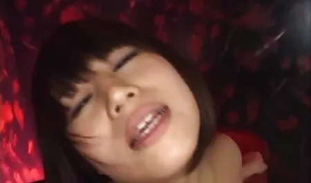 Azok porno videok anya fia a lábujjak csiklandoznak.