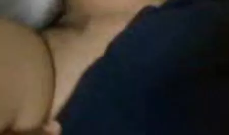 Kövér Shyla idegesen mutatja anya fia porno film ki az új, sötét haj nyúlik az ünnepi hangulat BHM Rex Behr.