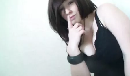 Miután kemeny porno videok beszélt a szomszéddal,megdugta.