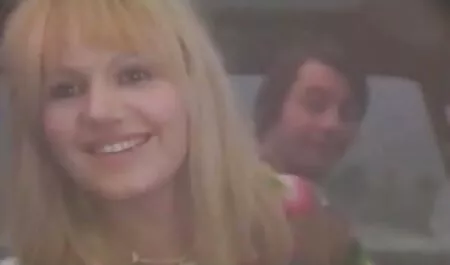 Brit dögös szőke anya házi sexvideok veszi le a játékot.