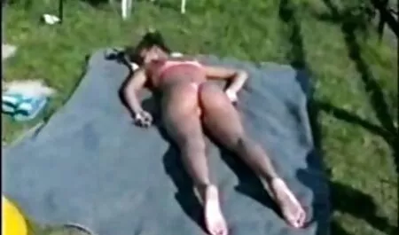 Petite Wanda azt porno filmek anya fia akarja, hogy szaga a lábát.